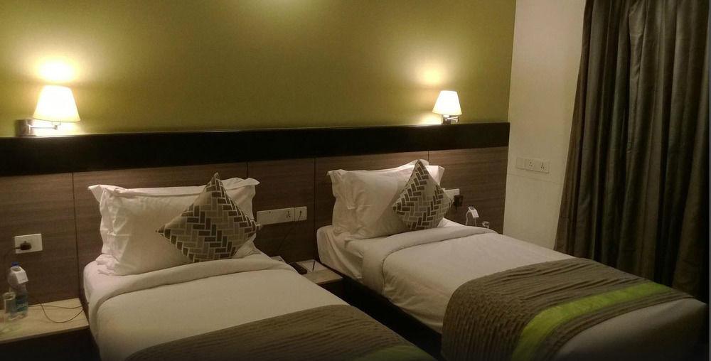Leisure Inn Grand Chanakya Jaipur Extérieur photo